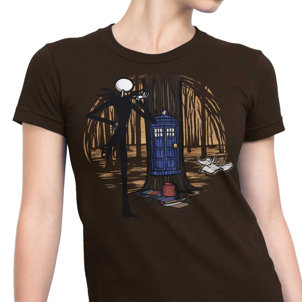 Karen Hallion's Who's This - Stylish Women's Apparel T-Shirts