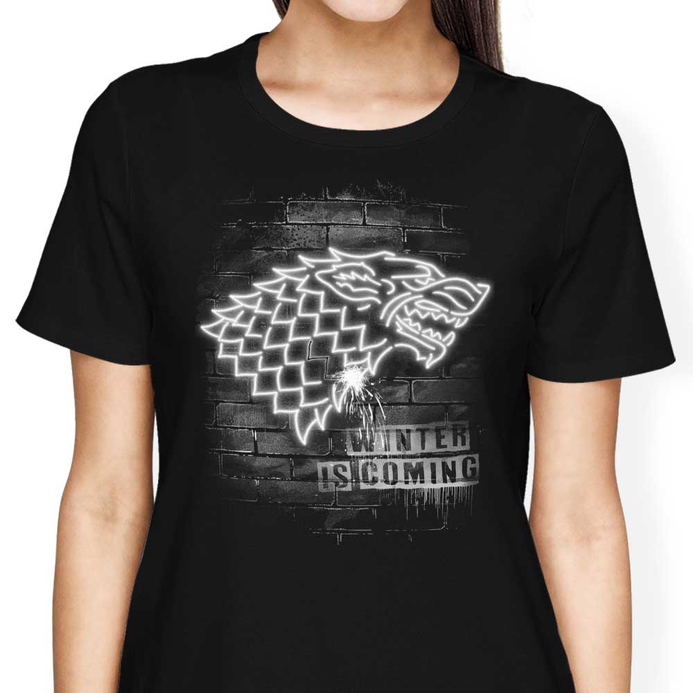 Alemaglia's Neon Wolf - Stylish Women's T-Shirts in Various Sizes