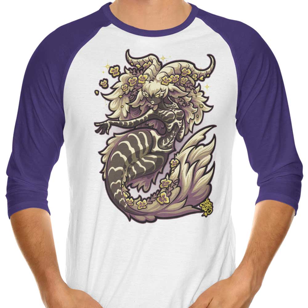 Capricorn Style Three - Quarter Sleeve Raglan Casual T - Shirt