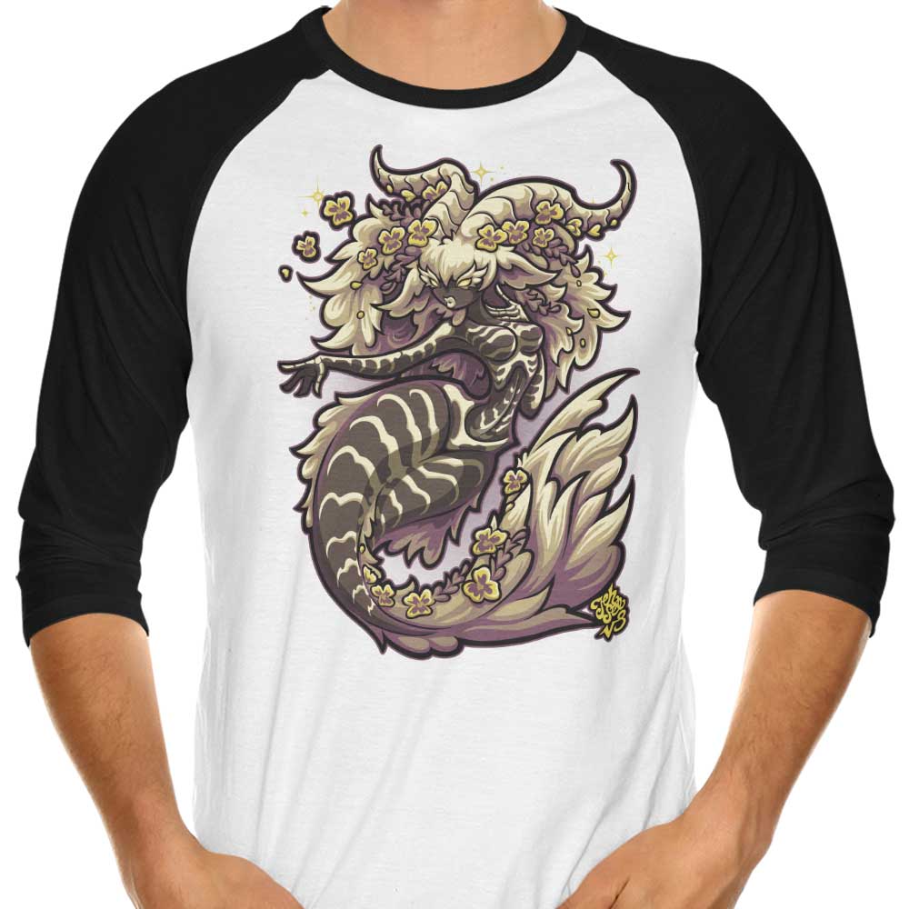 Capricorn Style Three - Quarter Sleeve Raglan Casual T - Shirt